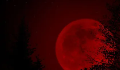 5,5 saatlik nadir Ay tutulması: Kanlı ay görülecek
