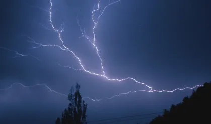 Böylesi görülmedi: 828 kilometrelik dev yıldırım