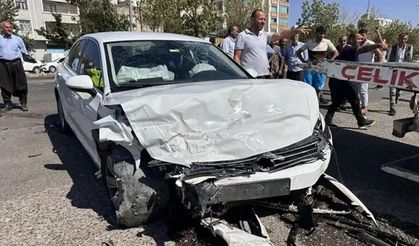 Kilis’te iki otomobil çarpıştı: 2 yaralı