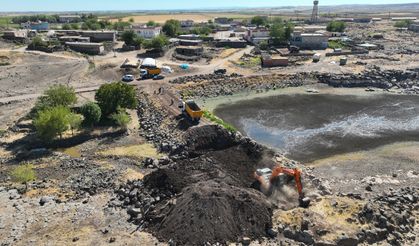 Çınar'da besicilerin su kaynağı göletler onarıldı