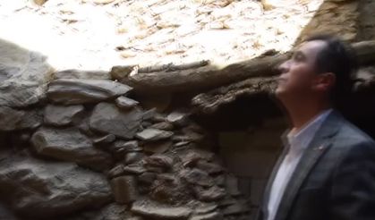 Bitlis Valisi, Hizan’da taş evleriyle dikkat çeken köyü ziyaret etti