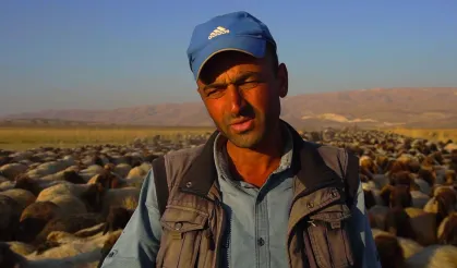 Doğu Anadolu yaylaları... Göçerlerin zorlu kış yolculuğu başladı