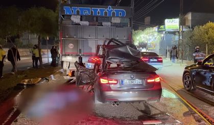Adana'da otomobil kamyona çarptı: 1 ölü, 2 yaralı