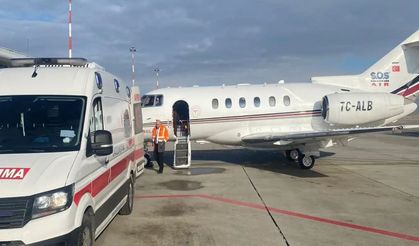 Ağrı’da anne ve bebeği ambulans uçakla sevk edildi