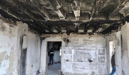 Batman'da şarjda patlayan telefon evi küle çevirdi