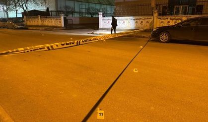 Diyarbakır'da silahlı kavga: Yoldan geçen kişi de kurşunların hedefi oldu