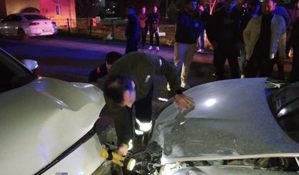 Mardin’de iki otomobil çarpıştı: 3’ü çocuk 6 yaralı