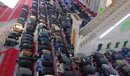 Şanlıurfa’da ilk teravih namazı kılındı