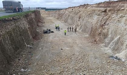 Şanlıurfa'da otomobil 10 metrelik çukura devrildi: 1 ölü, 1 ağır yaralı