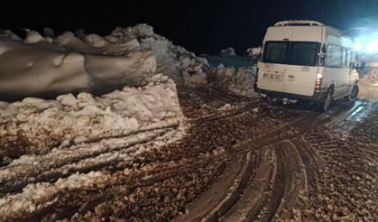 Siirt’te kar ve heyelan hayatı felç etti: mahsur kalanlar kurtarıldı