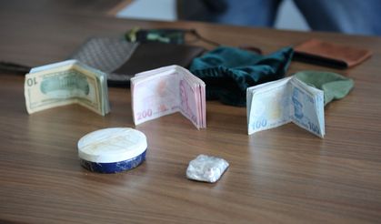 Otobüste unutulan altın dolu çanta sahibine ulaştırıldı