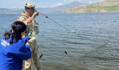 Şırnak'ta yasak dönemde yakalanan balıklar doğaya kazandırıldı