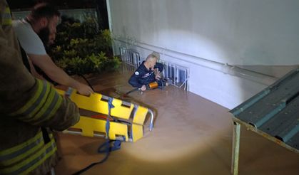 Mardin'de evler su altında kaldı, mahsur kalanlar kurtarıldı