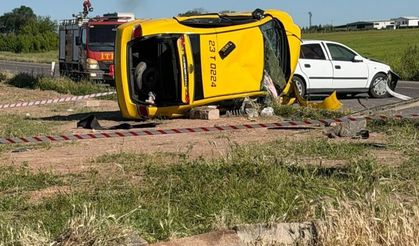 Diyarbakır'da iki otomobil çarpıştı: 2'si ağır 6 yaralı