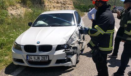 İki otomobil çarpıştı: 5 yaralı