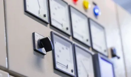 Mardin'de elektrikli fırında ekmek pişirirken akıma kapılarak hayatını kaybetti