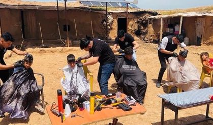 Şanlıurfa'da gönüllü berberler çocukları tıraş etti; Tantuni ikram edildi
