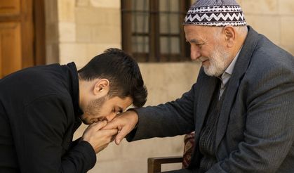 Kalabalıklar içinde yalnızlık: Türkiye'de yaşlıların sosyal hayat mücadelesi