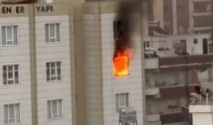 Şanlıurfa'da 9 katlı binada yangın: Daire kullanılamaz hale geldi