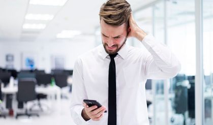 Araştırma: Uzun süre telefon kullanımı boyun, göz ve kas sağlığını tehdit ediyor