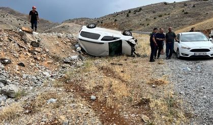 Adıyaman'da hafif ticari araç takla attı: 4'ü çocuk 6 yaralı