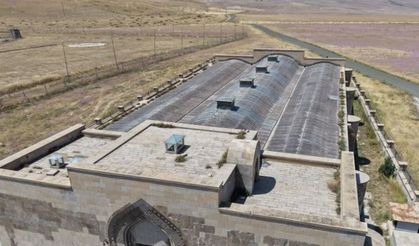 İpek Yolu'nun asırlık durağı Ejder Kervansarayı ziyaretçilerini bekliyor