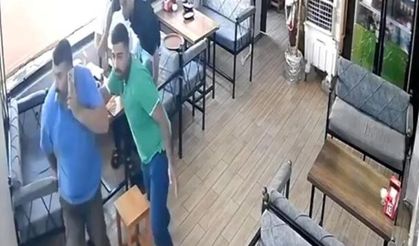 Şanlıurfa'da deprem paniği kamerada: Çorabıyla dışarı kaçtı