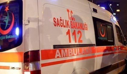 Tarsus'ta otomobil hafif ticari araçla çarpıştı: 1 ölü, 7 yaralı