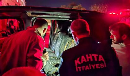 Adıyaman'da otomobil alev aldı! Fabrika çalışanları müdahale etti
