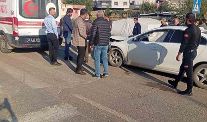 Kurtalan'da otomobil ile hafif ticari araç çarpıştı: 3 yaralı