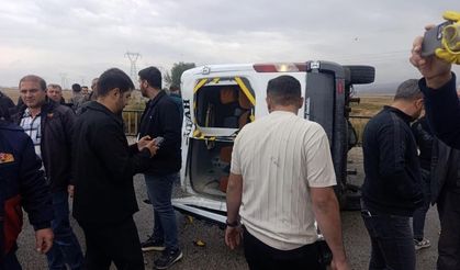 Hakkari'de okul servisi devrildi: 10 öğrenci yaralandı
