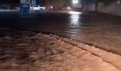 Şanlıurfa'da sağanak taşkına neden oldu