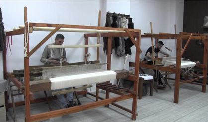 Siirt battaniyesi nasıl dokunuyor? 45 yıldır tezgah başında