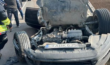 Van yolunda otomobil takla attı: Ekipler olay yerine sevk edildi
