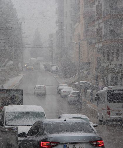 Mardin’de mevsimin ilk karı düştü