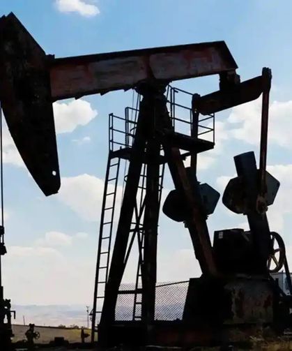 Petrol fiyatlarında sınırlı geri çekilme: Brent 66,24 dolarda
