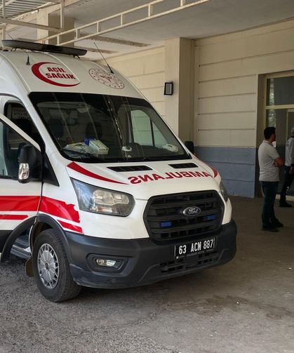 Siverek'te servis minibüsü ile tır çarpıştı: 9 yaralı