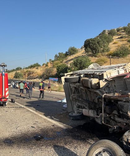 Adıyaman'da kamyonet ile otomobil çarpıştı: 1 ölü, 5 yaralı