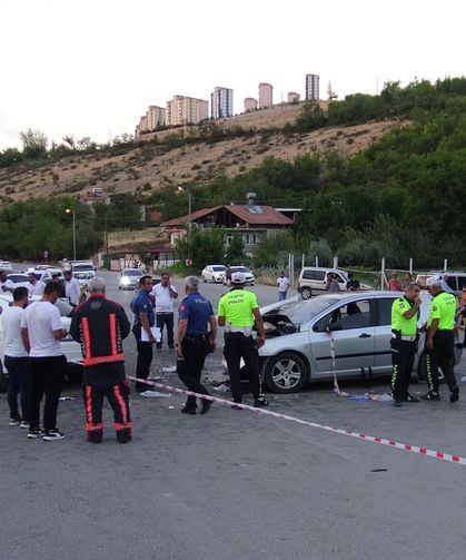 Malatya'da 2 otomobil çarpıştı: 11 yaralı