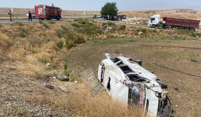 Diyarbakır'da trafik kazası: 6'sı çocuk 14 yaralı