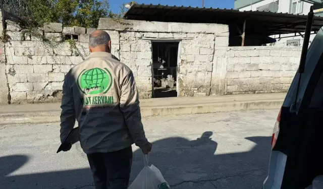 Karwana Hêvîyê li Tersûrê ji bi dehan malbatan re zexîreyê belav kir