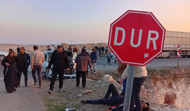 Şanlıurfa-Gaziantep kara yolunda trafik kazası: 3 yaralı