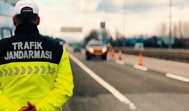 Elazığ'da trafiği engelleyen TIR konvoyuna 556 bin lira ceza
