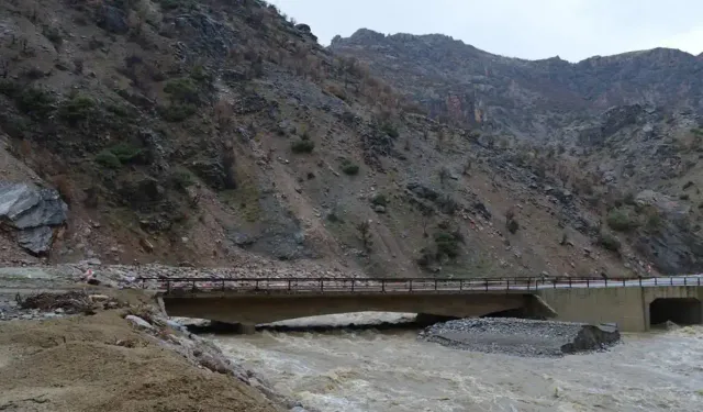 Li Xarpêtê ji ber barana ku zêde barî av herikî