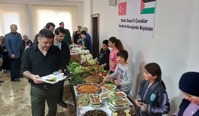 Mardin'de ilkokul öğrencileri Gazze için kermes düzenledi