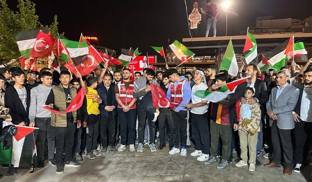 Gençler Gazze için Rabia Meydanı’nda buluştu