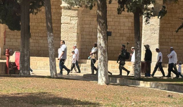 Mescid-i Aksa'ya yeni baskın: Siyonist işgalcilerden koruma altında tahrik