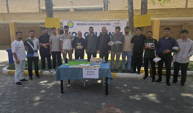 "Soruyu bil, kitabı kazan" etkinliğine yoğun ilgi