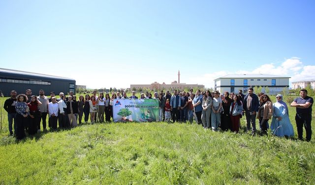 AİÇÜ’de 100 fidan toprakla buluşturuldu