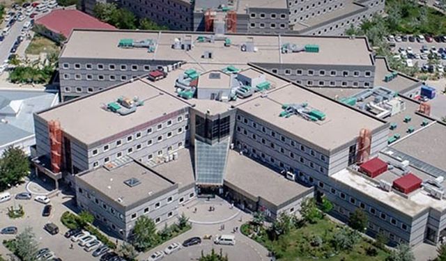 Van YYÜ öğrencileri “FarmaFikir” yarışmasında birinci oldu